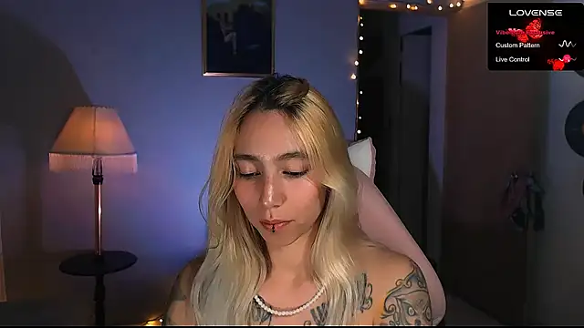 Snapshot of Saucy_Jenn chatting on 2, 2, 2025 Saucy Jenn online show from 2, 2, 2025