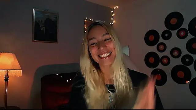 Snapshot of Saucy_Jenn chatting on 23, 2, 2025 Saucy Jenn online show from 23, 2, 2025