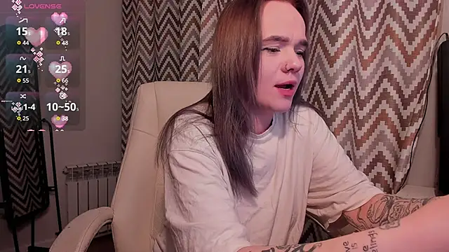 Snapshot of SarahRomantic chatting on 8, 4, 2026 SarahRomantic online show from 8, 4, 2026