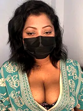 Snapshot of _Cute_ariana_ chatting on 28, 10, 2025  Cute ariana  online show from 28, 10, 2025