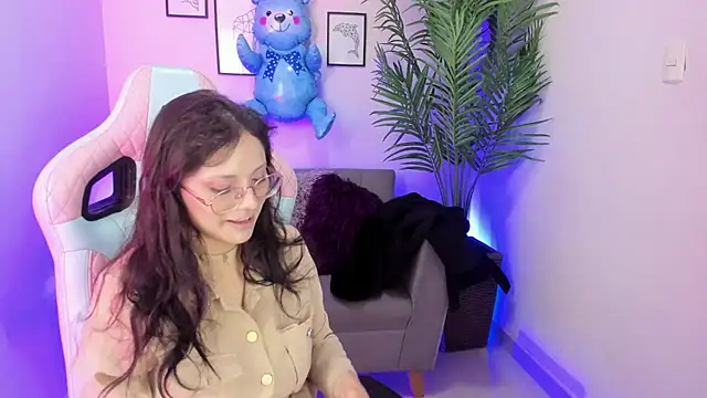 Snapshot of Kyomi_chang chatting on 3, 3, 2025 Kyomi chang online show from 3, 3, 2025