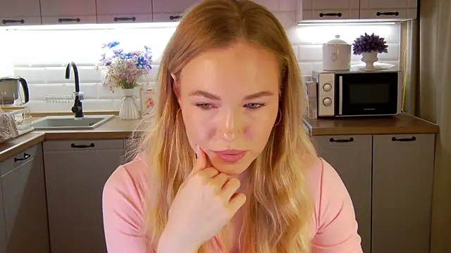 Snapshot of Veronika_Mitchel chatting on 19, 10, 2025 Veronika Mitchel online show from 19, 10, 2025