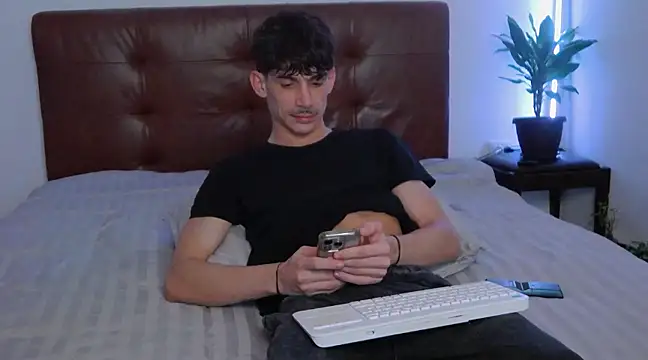 Snapshot of DanielCrush1 chatting on 15, 2, 2025 DanielCrush1 online show from 15, 2, 2025