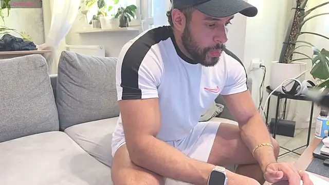 izaak lover online show from 5, 10, 2025