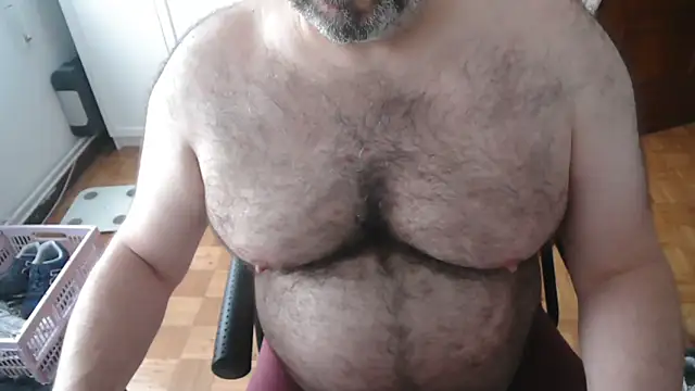 Snapshot of mikeyhotbear chatting on 18, 6, 2026 mikeyhotbear online show from 18, 6, 2026