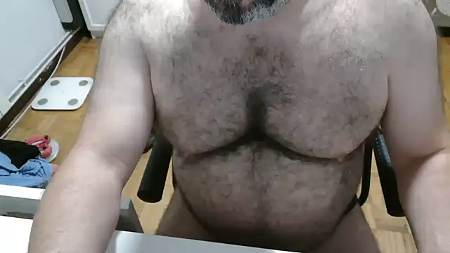 Snapshot of mikeyhotbear chatting on 6, 7, 2026 mikeyhotbear online show from 6, 7, 2026