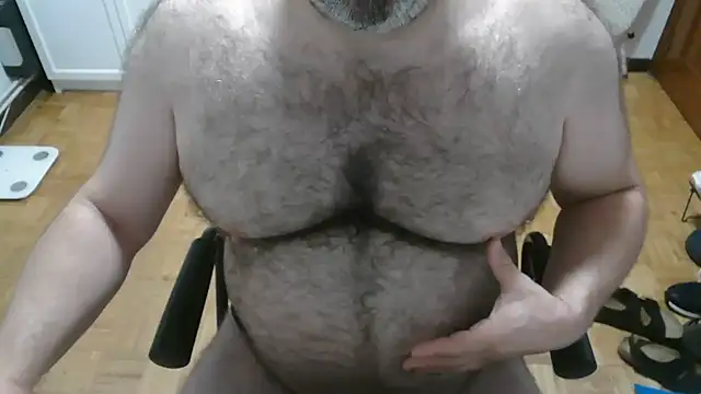Snapshot of mikeyhotbear chatting on 19, 7, 2026 mikeyhotbear online show from 19, 7, 2026