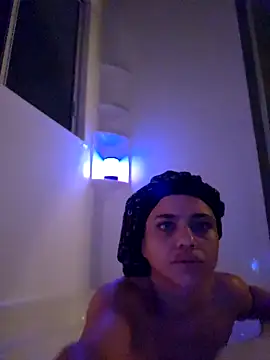 Snapshot of RuggyRackz chatting on 23, 10, 2025 RuggyRackz online show from 23, 10, 2025