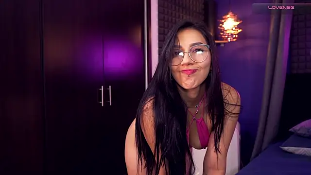 bull vixen2001 online show from 14, 4, 2026