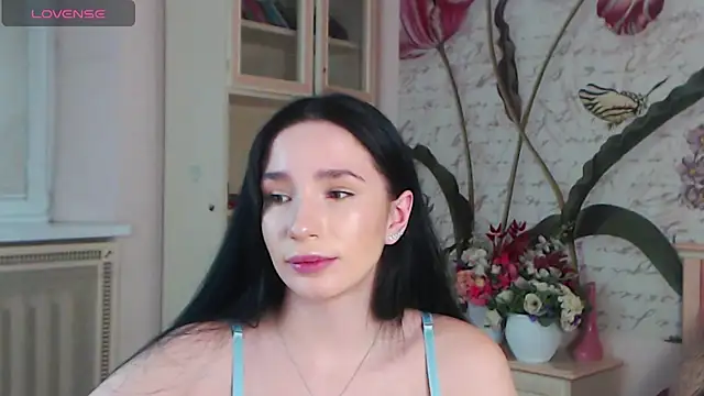 AliciaBow online show from 2, 2, 2025