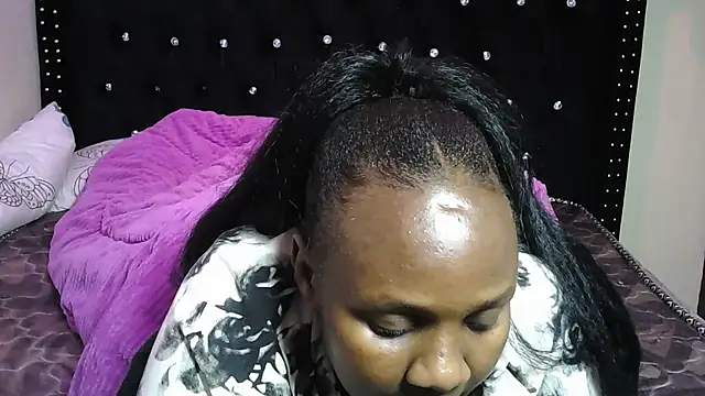 Snapshot of Toomuchbooty33 chatting on 30, 10, 2025 Toomuchbooty33 online show from 30, 10, 2025