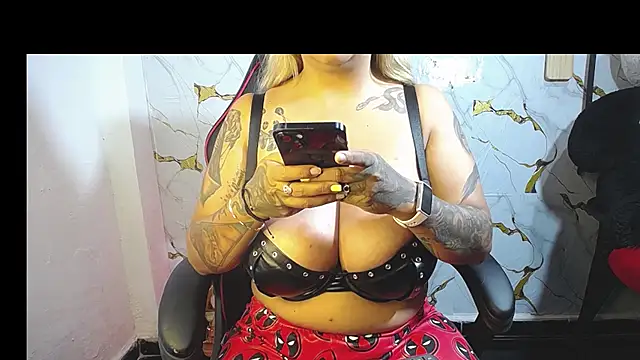Snapshot of mia_boobs_hot chatting on 27, 5, 2026 mia boobs hot online show from 27, 5, 2026