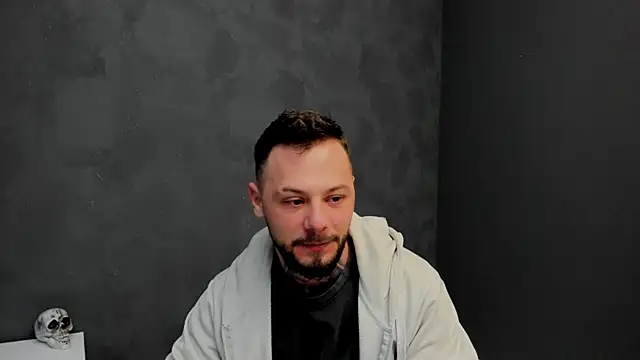 Snapshot of BrianHunts chatting on 4, 1, 2025 BrianHunts online show from 4, 1, 2025