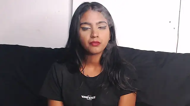 Delilah Blazee online show from 19, 2, 2025