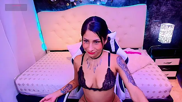 Snapshot of tamara_colliins_ chatting on 13, 10, 2025 tamara colliins  online show from 13, 10, 2025