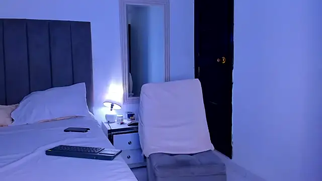 ethan brown  online show from 31, 10, 2025