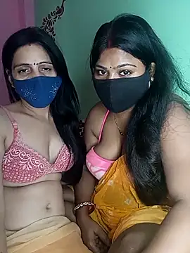 Snapshot of cutee__crazy chatting on 18, 10, 2025 cutee crazy online show from 18, 10, 2025