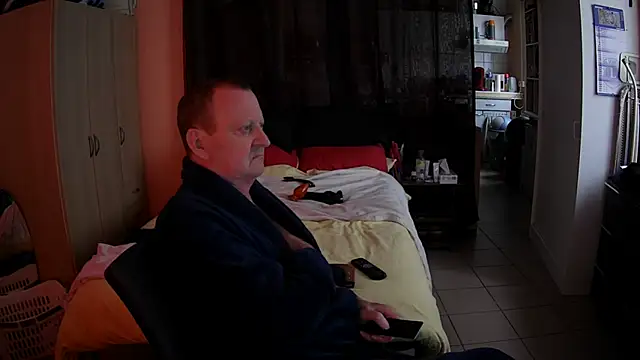 Snapshot of passifsoumis1963 chatting on 20, 11, 2025 passifsoumis1963 online show from 20, 11, 2025