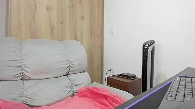 xspecialoomx online show from 20, 3, 2026