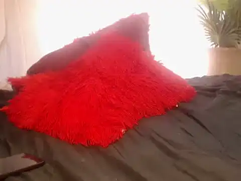 Snapshot of Misswhiteee chatting on 8, 2, 2025 Misswhiteee online show from 8, 2, 2025