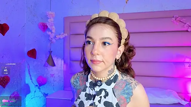 Snapshot of Evangelyne_1 chatting on 8, 5, 2026 Evangelyne 1 online show from 8, 5, 2026