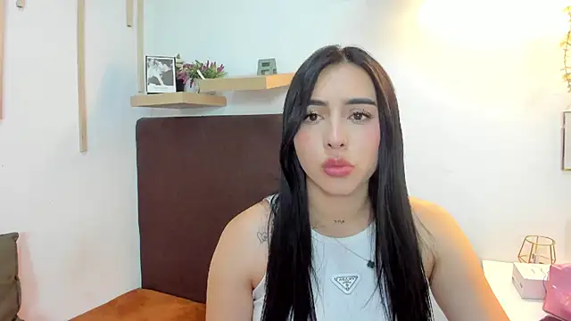 Snapshot of isabella_jade chatting on 15, 2, 2025 isabella jade online show from 15, 2, 2025