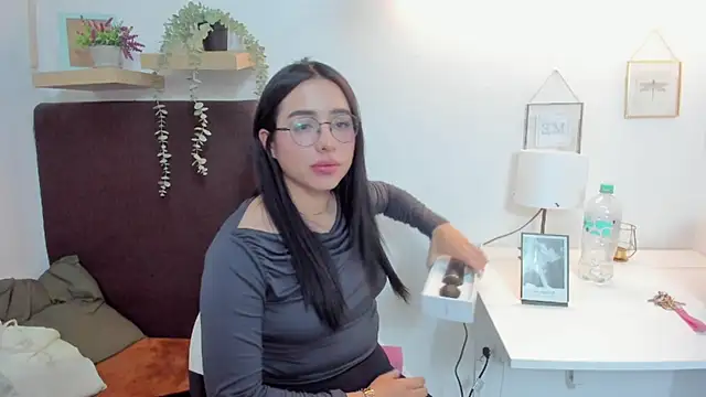 Snapshot of isabella_jade chatting on 25, 2, 2025 isabella jade online show from 25, 2, 2025