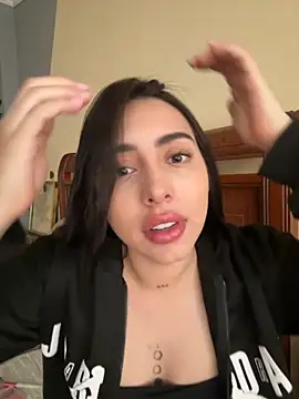 Snapshot of isabella_jade chatting on 4, 10, 2025 isabella jade online show from 4, 10, 2025