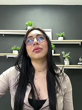 Snapshot of isabella_jade chatting on 8, 11, 2025 isabella jade online show from 8, 11, 2025