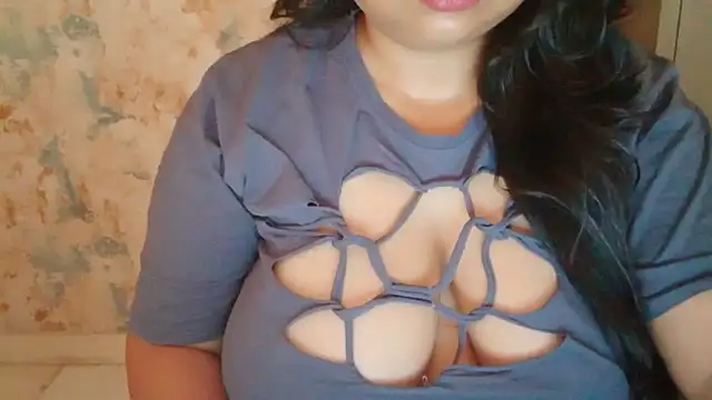 Snapshot of yoursnishaa chatting on 5, 5, 2026 yoursnishaa online show from 5, 5, 2026