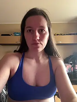 Snapshot of Nicole-Ray chatting on 4, 3, 2025 Nicole-Ray online show from 4, 3, 2025