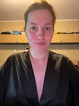 Snapshot of Nicole-Ray chatting on 19, 3, 2025 Nicole-Ray online show from 19, 3, 2025