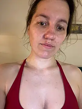 Snapshot of Nicole-Ray chatting on 8, 9, 2025 Nicole-Ray online show from 8, 9, 2025