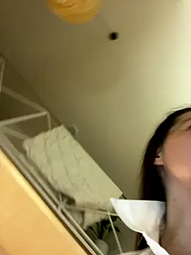 Snapshot of Nicole-Ray chatting on 18, 9, 2025 Nicole-Ray online show from 18, 9, 2025