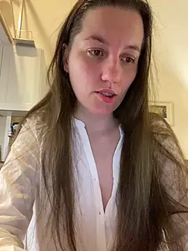 Snapshot of Nicole-Ray chatting on 5, 10, 2025 Nicole-Ray online show from 5, 10, 2025