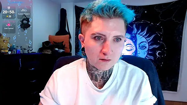 Marieblueeyes online show from 11, 2, 2025