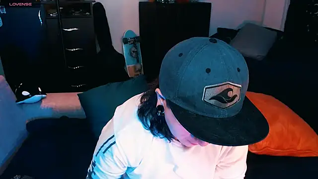 Marieblueeyes online show from 1, 10, 2025