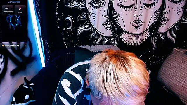 Marieblueeyes online show from 15, 5, 2026