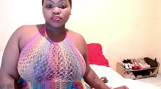 Snapshot of Queen_BootyXXX chatting on 5, 2, 2025 Queen BootyXXX online show from 5, 2, 2025