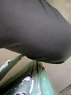 Snapshot of rajlocal chatting on 4, 1, 2025 rajlocal online show from 4, 1, 2025