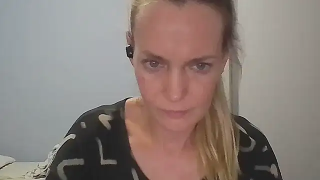 Annylove1 online show from 4, 2, 2026