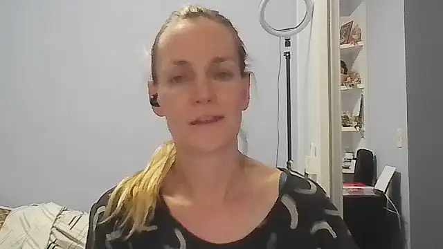 Annylove1 online show from 11, 2, 2026