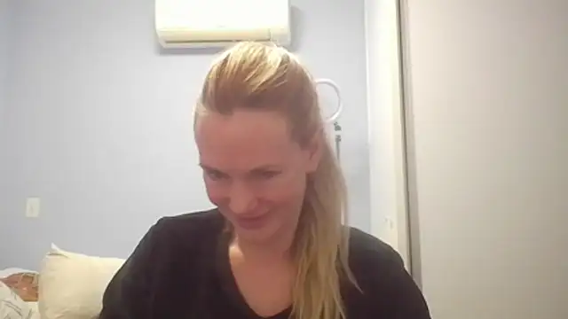 Snapshot of Annylove1 chatting on 23, 6, 2026 Annylove1 online show from 23, 6, 2026