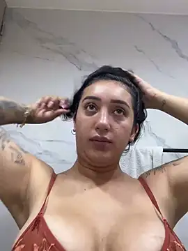 Snapshot of Hannahoff chatting on 2, 3, 2025 Hannahoff online show from 2, 3, 2025