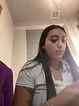 Snapshot of Hannahoff chatting on 20, 3, 2025 Hannahoff online show from 20, 3, 2025