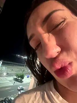 Snapshot of Hannahoff chatting on 1, 10, 2025 Hannahoff online show from 1, 10, 2025