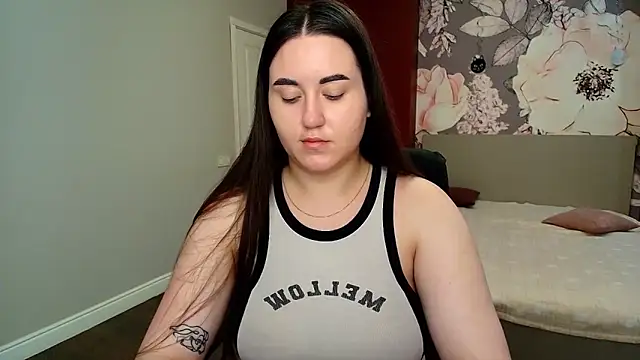Snapshot of Roxie_Bradley chatting on 16, 6, 2026 Roxie Bradley online show from 16, 6, 2026
