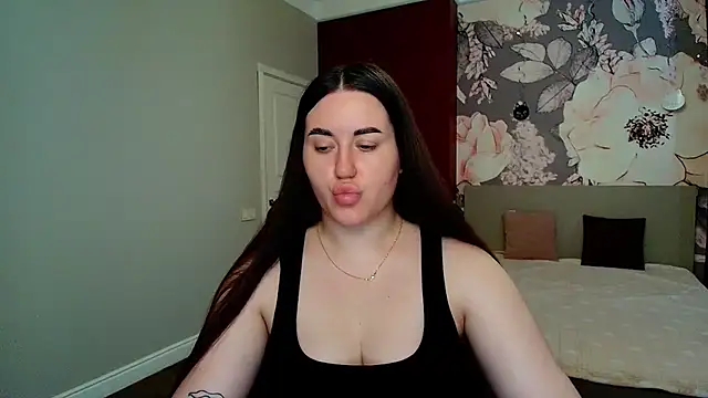 Snapshot of Roxie_Bradley chatting on 24, 6, 2026 Roxie Bradley online show from 24, 6, 2026
