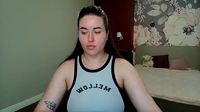 Snapshot of Roxie_Bradley chatting on 3, 7, 2026 Roxie Bradley online show from 3, 7, 2026