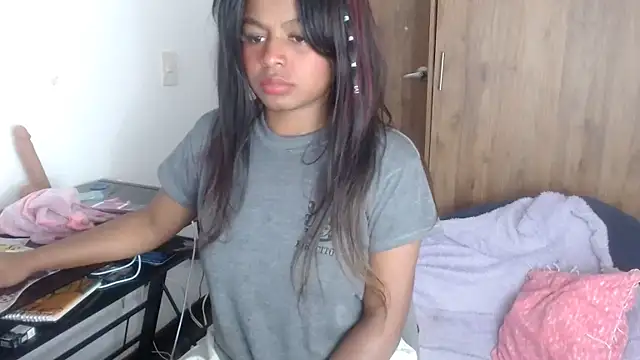 Snapshot of charlott7 chatting on 15, 12, 2024 charlott7 online show from 15, 12, 2024